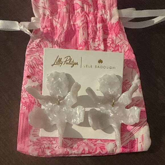 Lilly Pulitzer Jewelry - Lilly Pulitzer White Floral Earrings